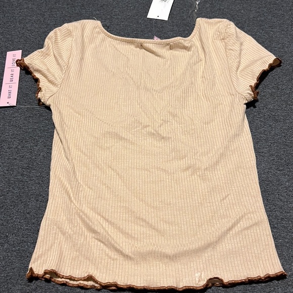 Tan tshirt size small - Picture 5 of 6